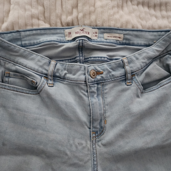 Hollister Blue High Rise Jeans with Soft Stretch - Picture 1 of 6